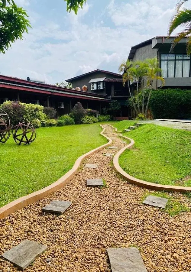 Dampe Resort Piliyandala Hotel